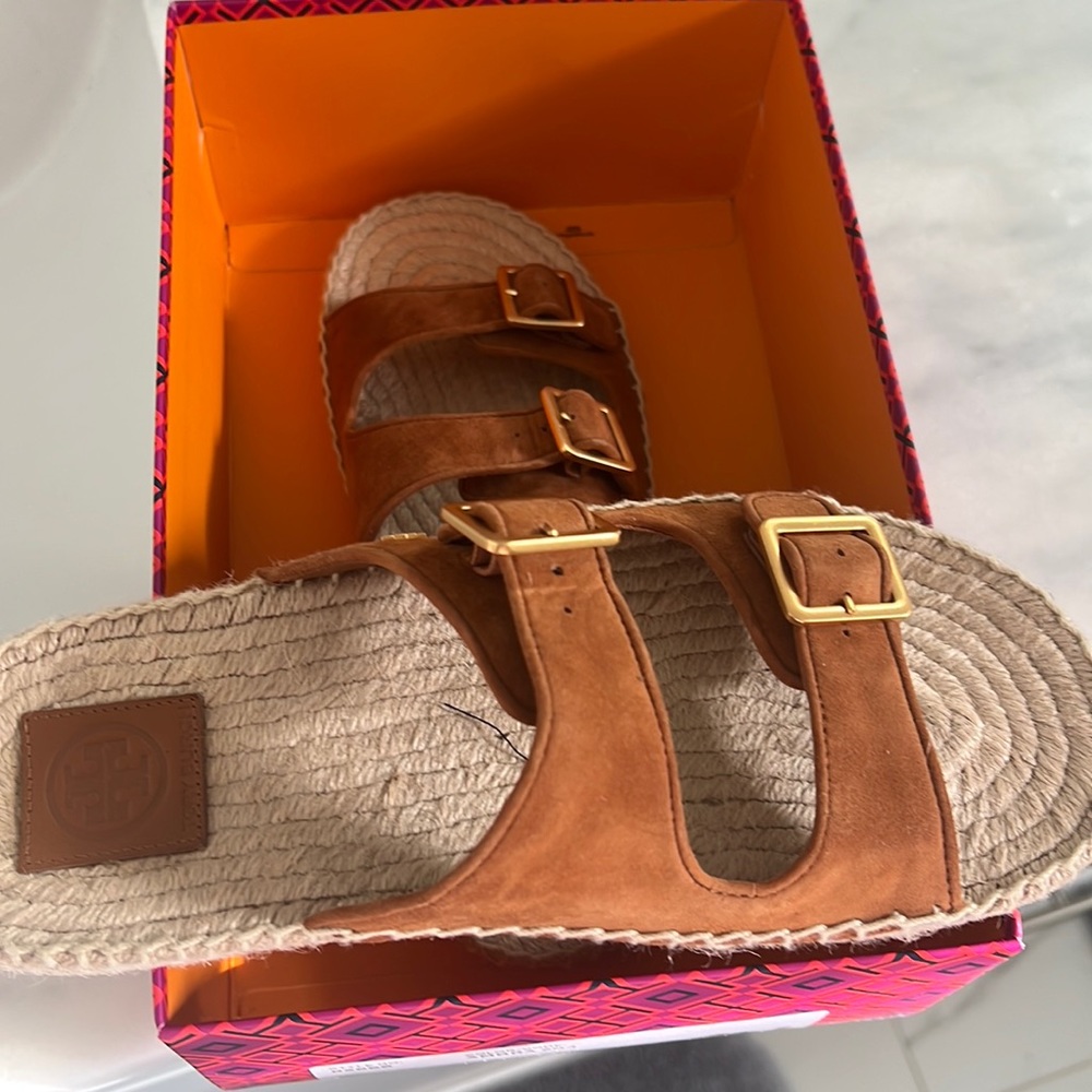 Brand new Tory Burch two band flats espadrille slides.